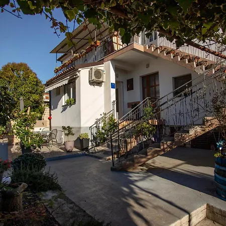 Edera Apartment *